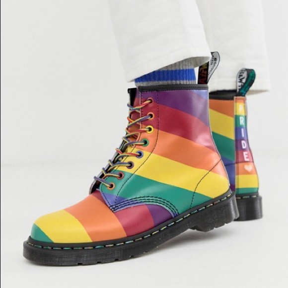 🌈Dr Martens 1460 Pride Unisex Boots in Rainbow - Picture 2 of 5